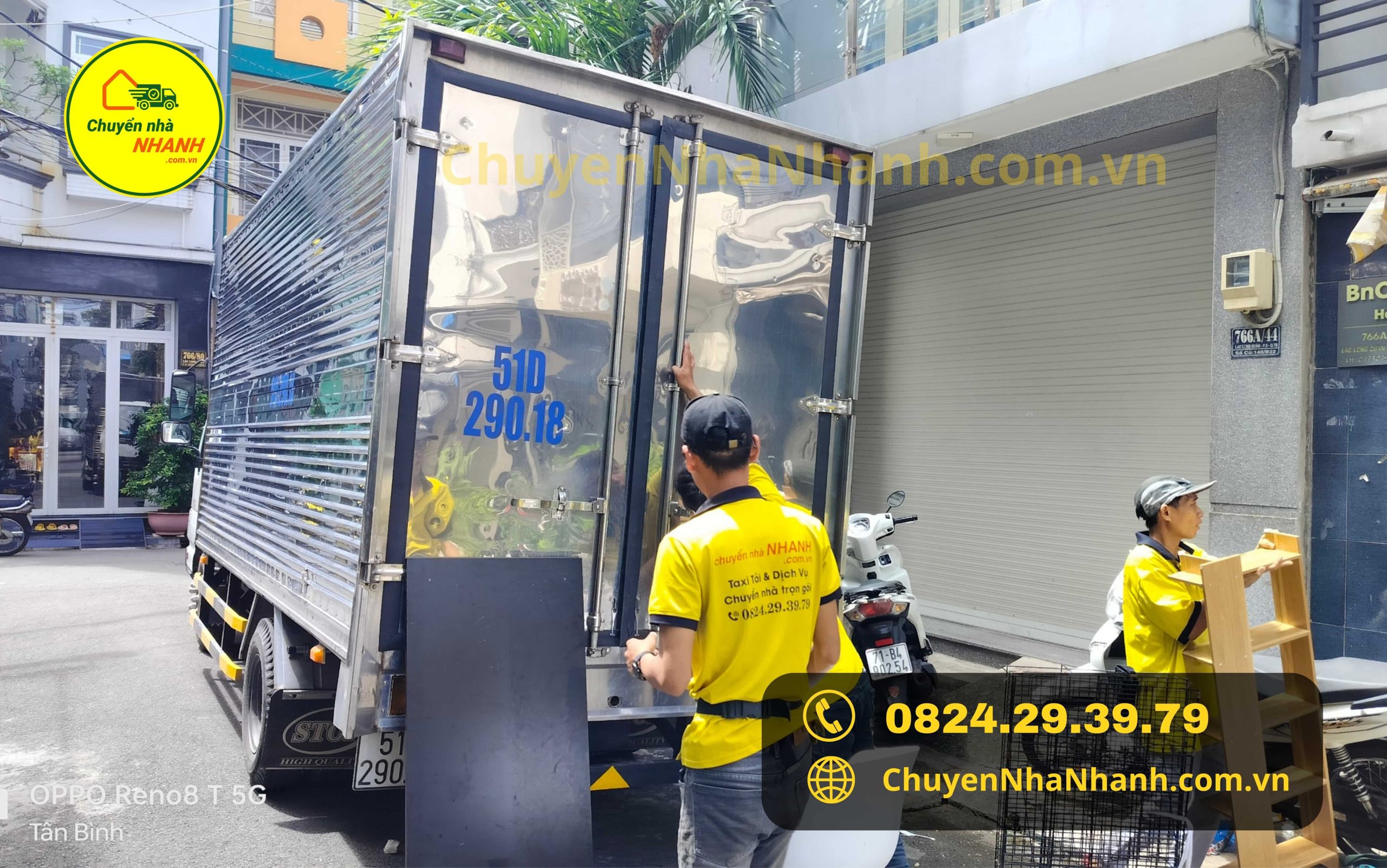 Xe tải của Chuyển Nhà Nhanh được trang bị mới và sạch sẽ.